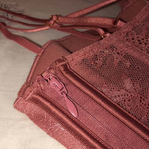 NWOT Victoria’s Secret Lace Corset - Picture 4 of 5